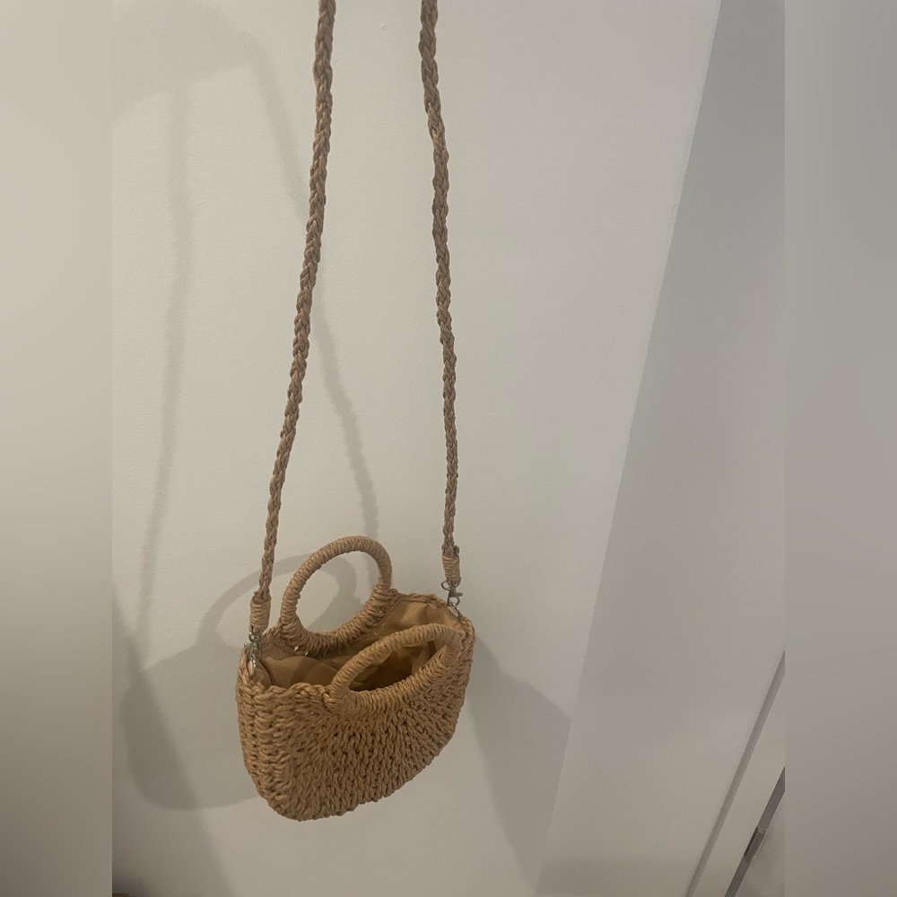 Straw Woven Bag - Picture 4 of 5